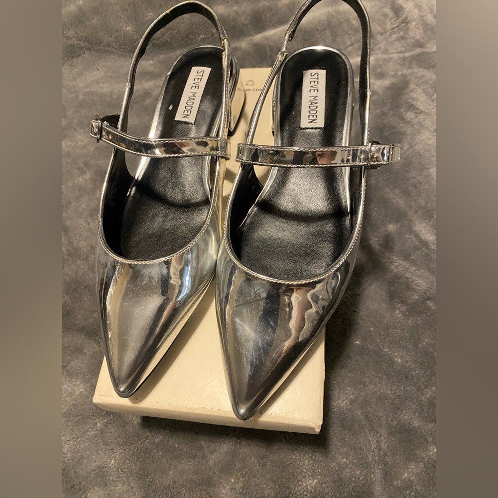 Steve Madden Metallic Silver Pointed Slingback Flats